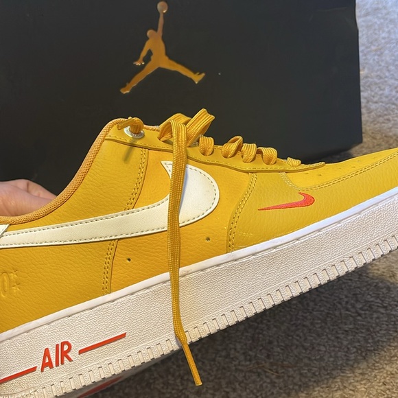 Yellow J’s - Picture 5 of 5